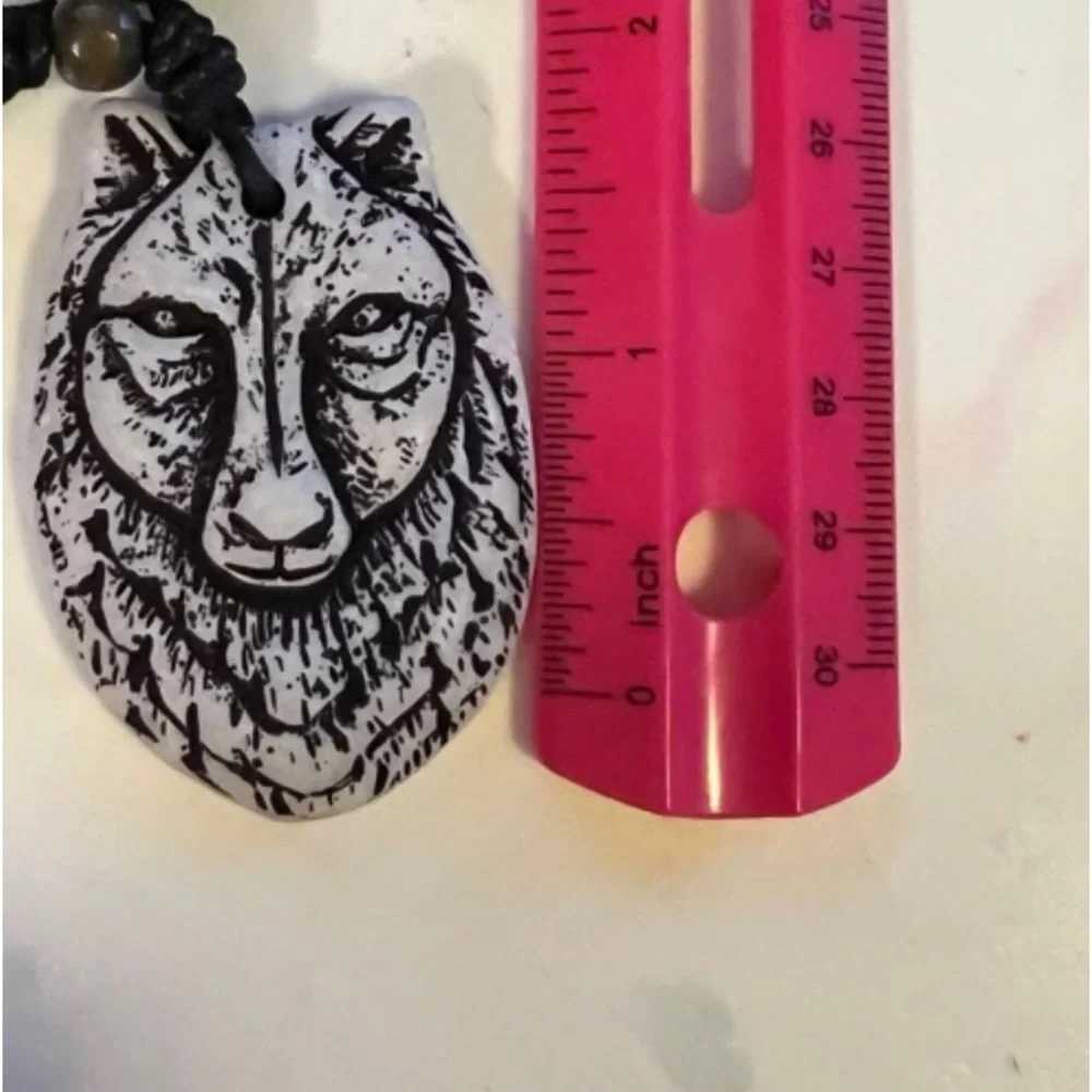 New Unisex Handmade Bohemian Hawaiian Tribal Wolf Amulet Wood & Resin Necklace